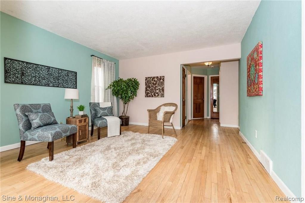 3308 Normandy Road Royal Oak, MI 48073 - Photo 7 of 13