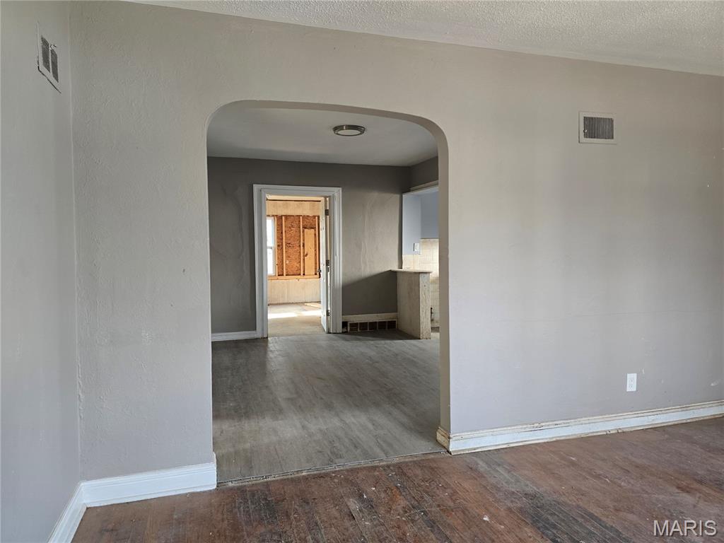 309 Newell Drive Ferguson, MO 63135 - Photo 3 of 18