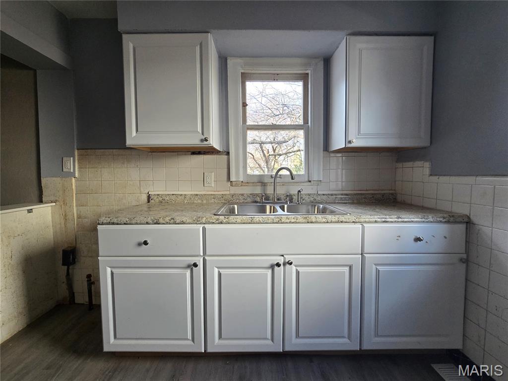 309 Newell Drive Ferguson, MO 63135 - Photo 7 of 18