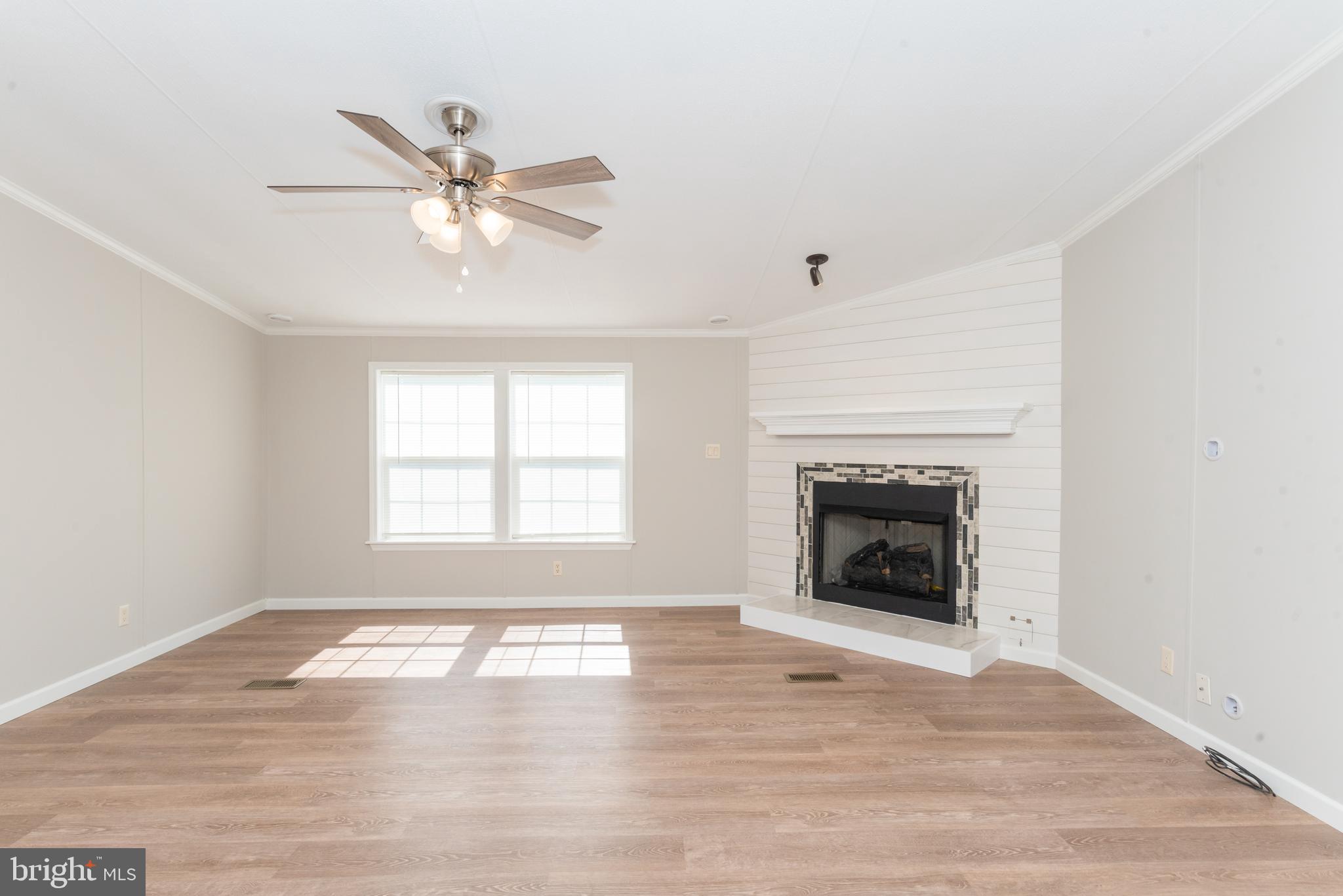 5359 Burnettsville Road Marion Station, MD 21838 - Photo 11 of 32 Living room