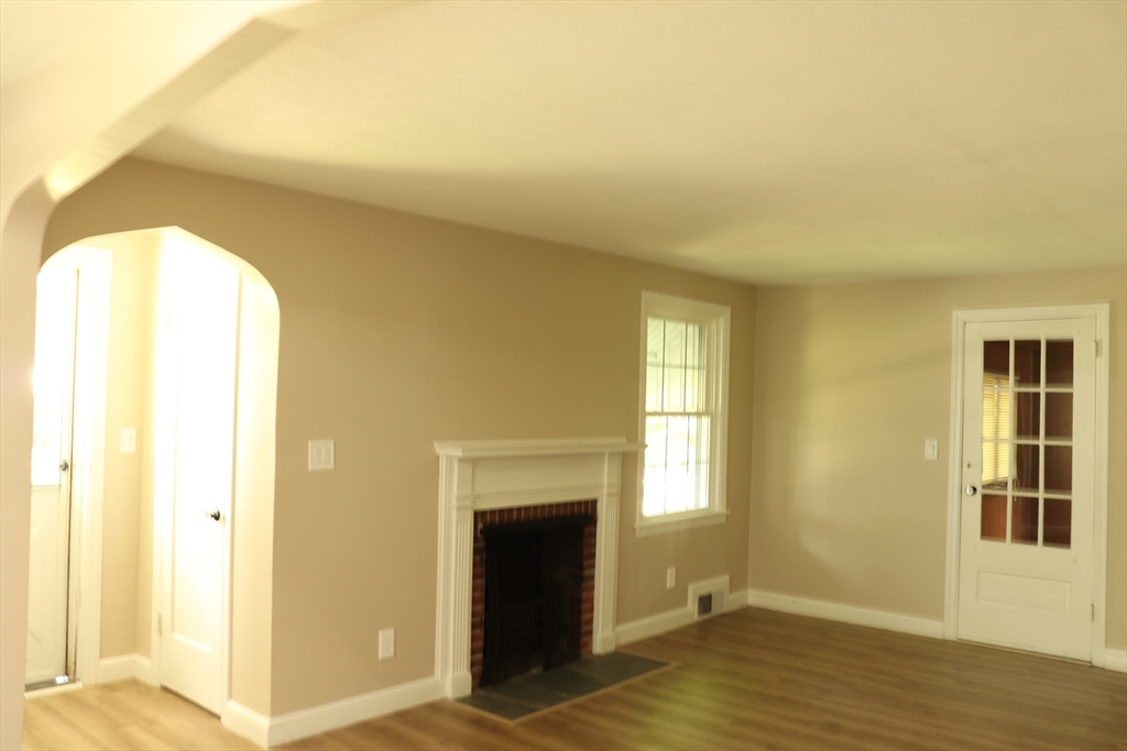 45 Vail Street Springfield, MA 01118 - Photo 4 of 22 Gallery Image 4