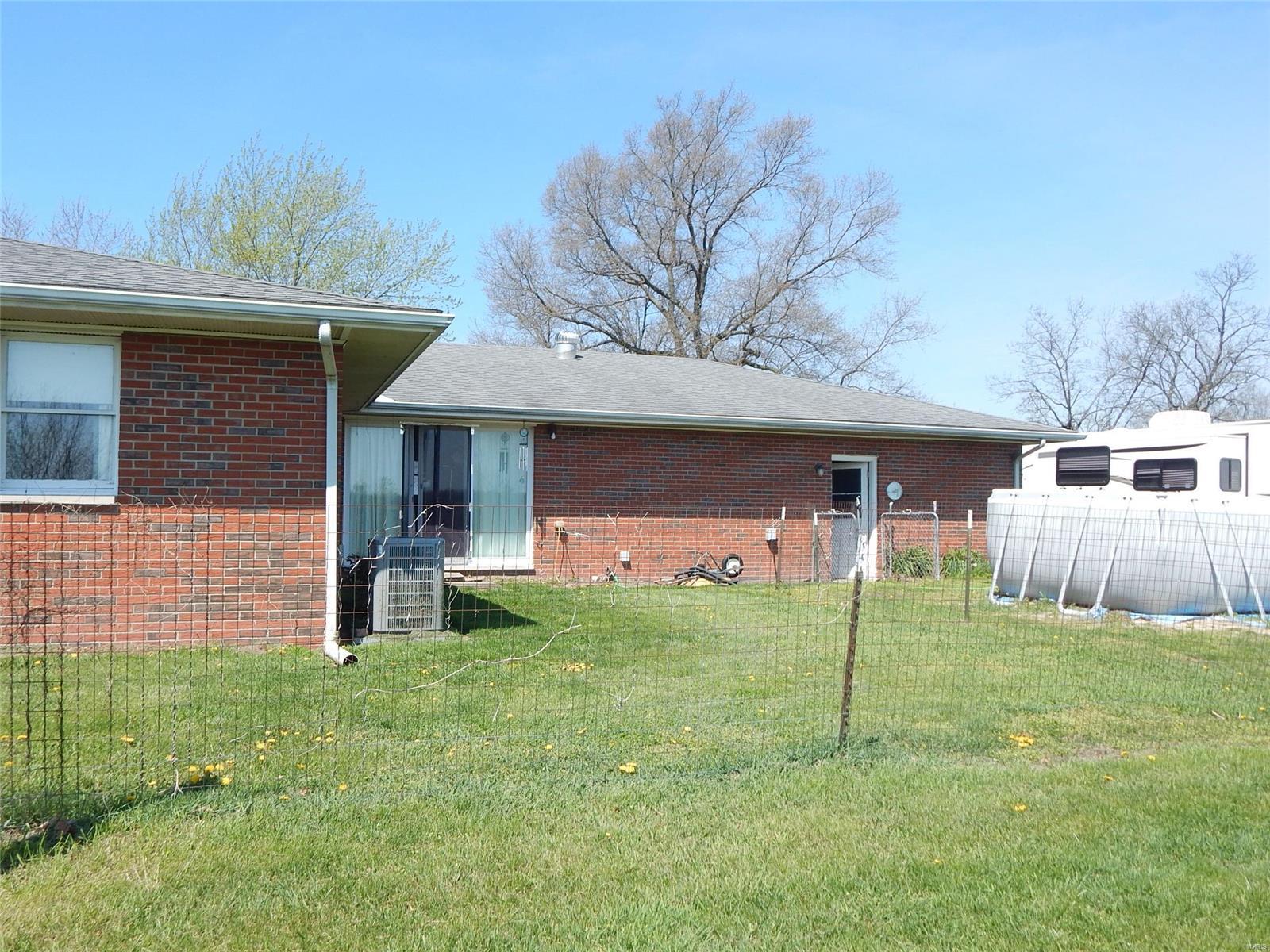 12918 Shipman Road Shipman, IL 62685 - Photo 4 of 17