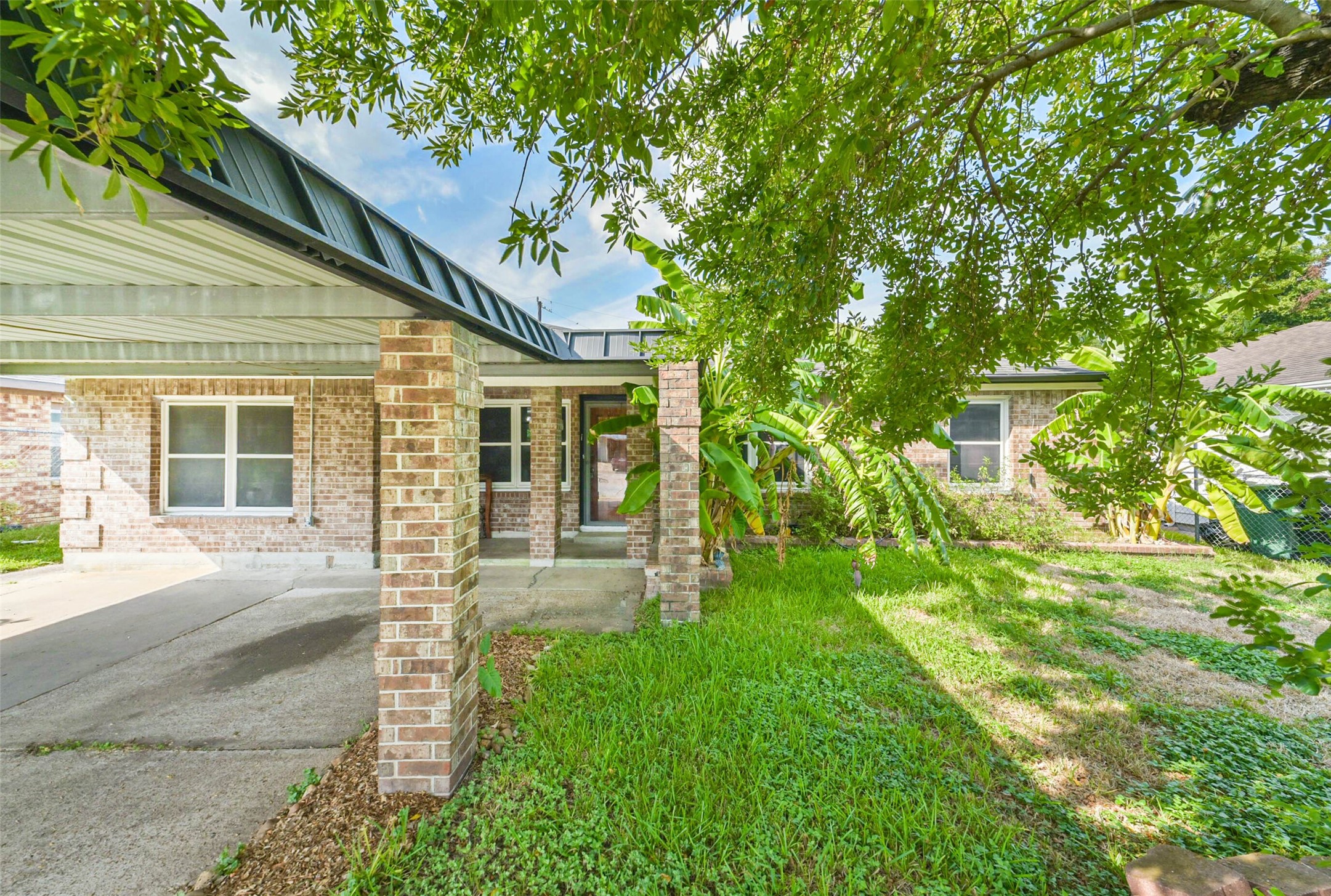 8519 Fillmore Street Houston, TX 77029 - Photo 3 of 19 Gallery Image 3