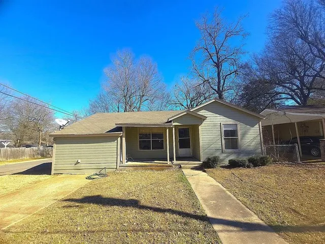 $1,150 | 405 24th Street Southeast, Paris, TX 75460