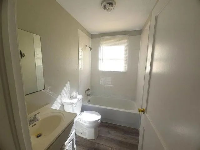 $1,150 | 405 24th Street Southeast, Paris, TX 75460