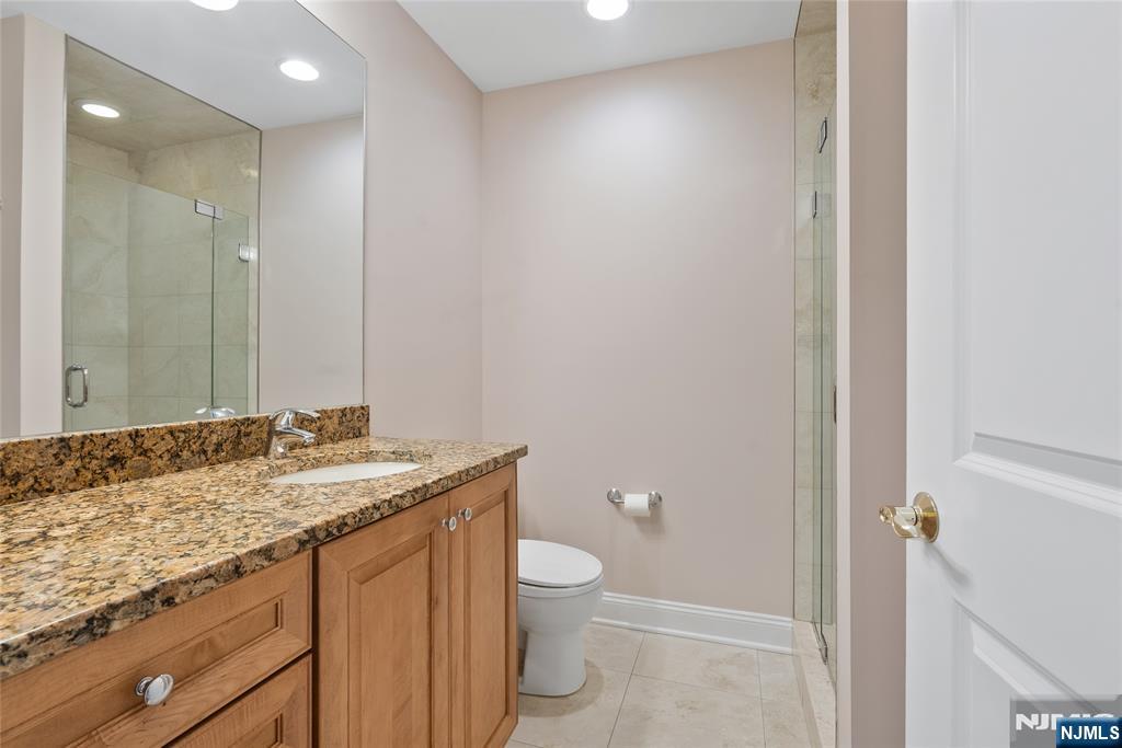 28 Demarest Road Paramus, NJ 07652 - Photo 23 of 32