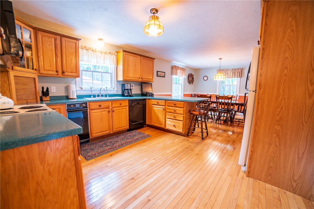 795 Sherman Farm Road Burrillville, RI 02830 - Photo 8 of 40