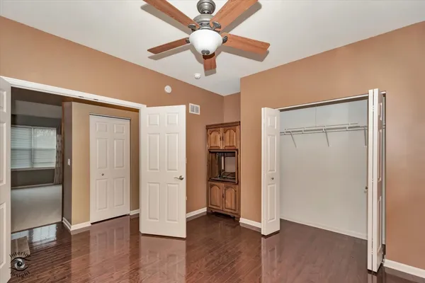 $299,900 | 21418 Timber Lake Court, Unit 21418, Crest Hill, IL 60403
