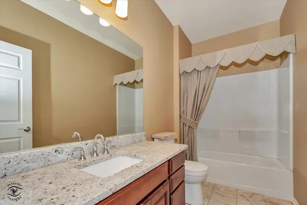 $299,900 | 21418 Timber Lake Court, Unit 21418, Crest Hill, IL 60403