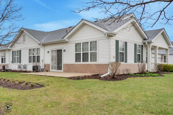 $299,900 | 21418 Timber Lake Court, Unit 21418, Crest Hill, IL 60403