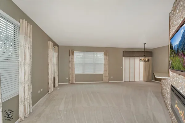 $299,900 | 21418 Timber Lake Court, Unit 21418, Crest Hill, IL 60403