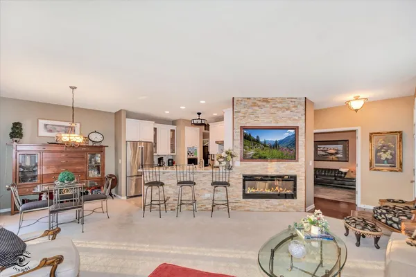 $299,900 | 21418 Timber Lake Court, Unit 21418, Crest Hill, IL 60403