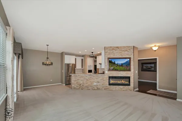 $299,900 | 21418 Timber Lake Court, Unit 21418, Crest Hill, IL 60403