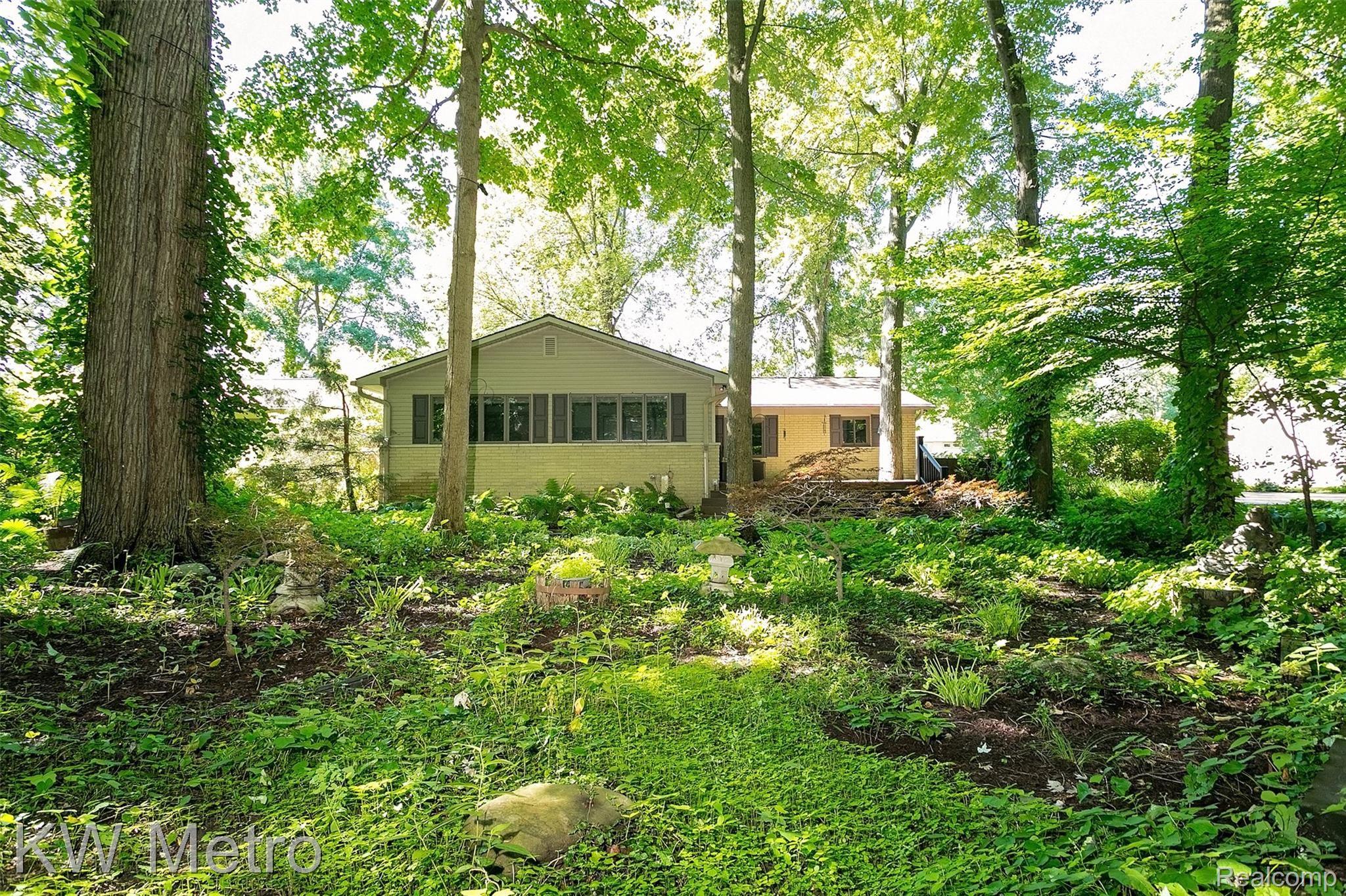 615 Trinway Road Troy, MI 48085 - Photo 30 of 49 Trinway-43.jpg