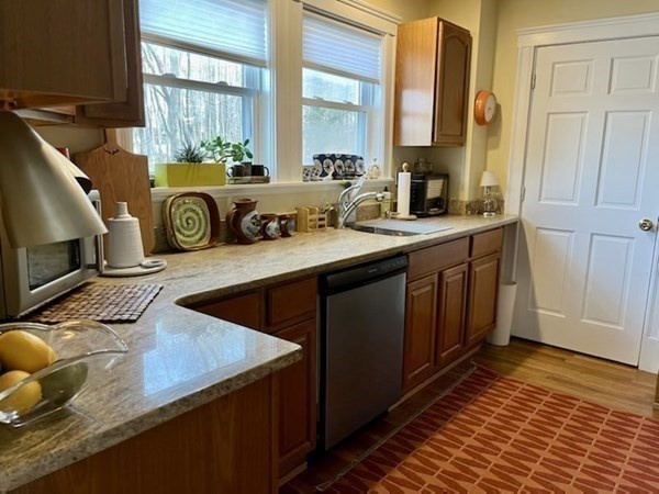 93-95 Ripley Street Newton, MA 02459 - Photo 6 of 26