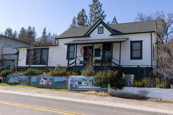 $349,900 | 32926 Road 222, North Fork, CA 93643