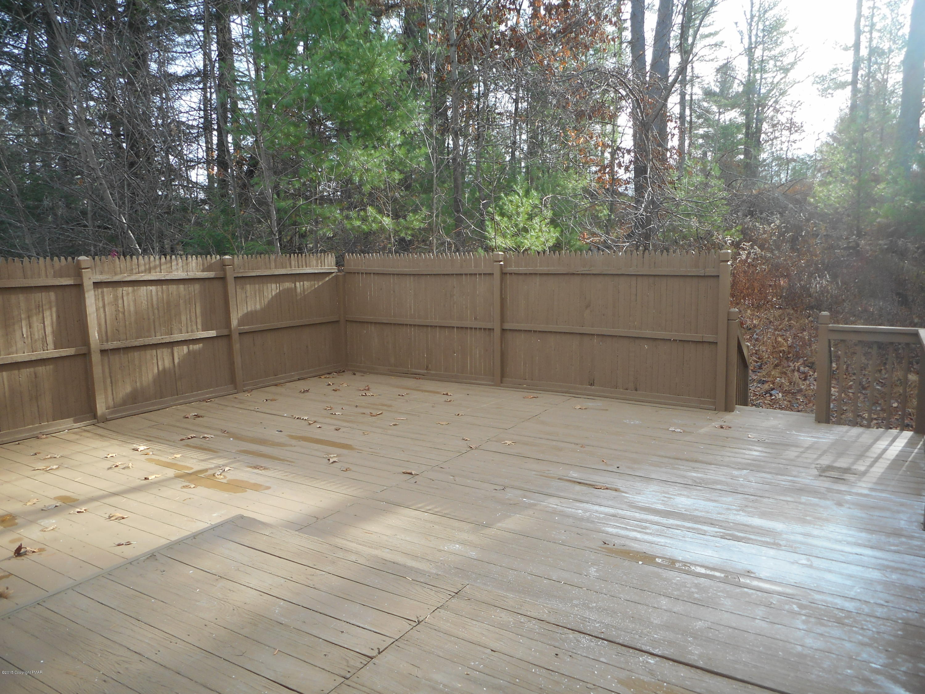 Pine Ridge Dr 025