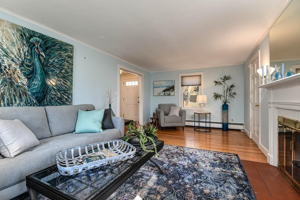 87 Hunnewell Street Needham, MA 02494 - Photo 9 of 41 Gallery Image 9
