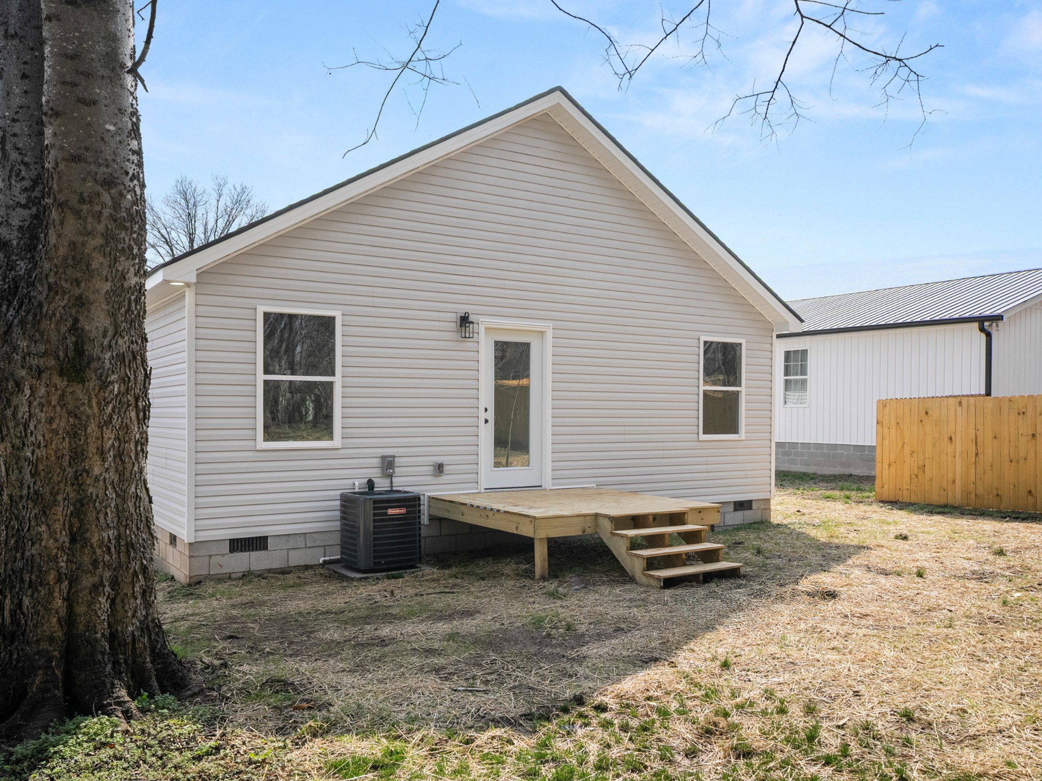711 Hunt Street Winchester, TN 37398 - Photo 30 of 30 a view of backyard with a large tree