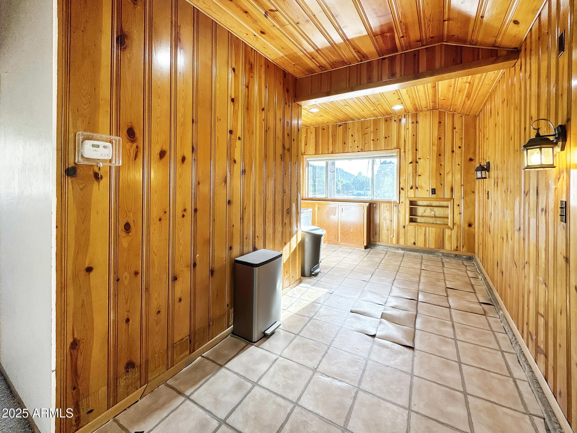 9107 Fossil Creek Road Strawberry, AZ 85544 - Photo 18 of 74 15 - Main house Eat in Kitchen