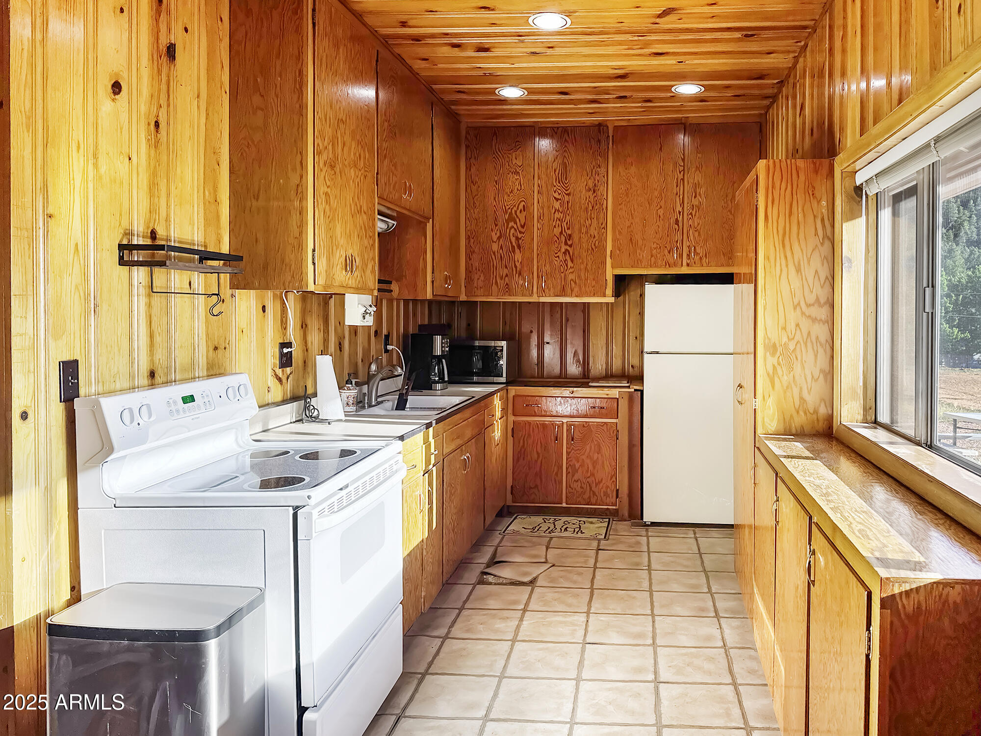 9107 Fossil Creek Road Strawberry, AZ 85544 - Photo 20 of 74 17 - Main House Kitchen