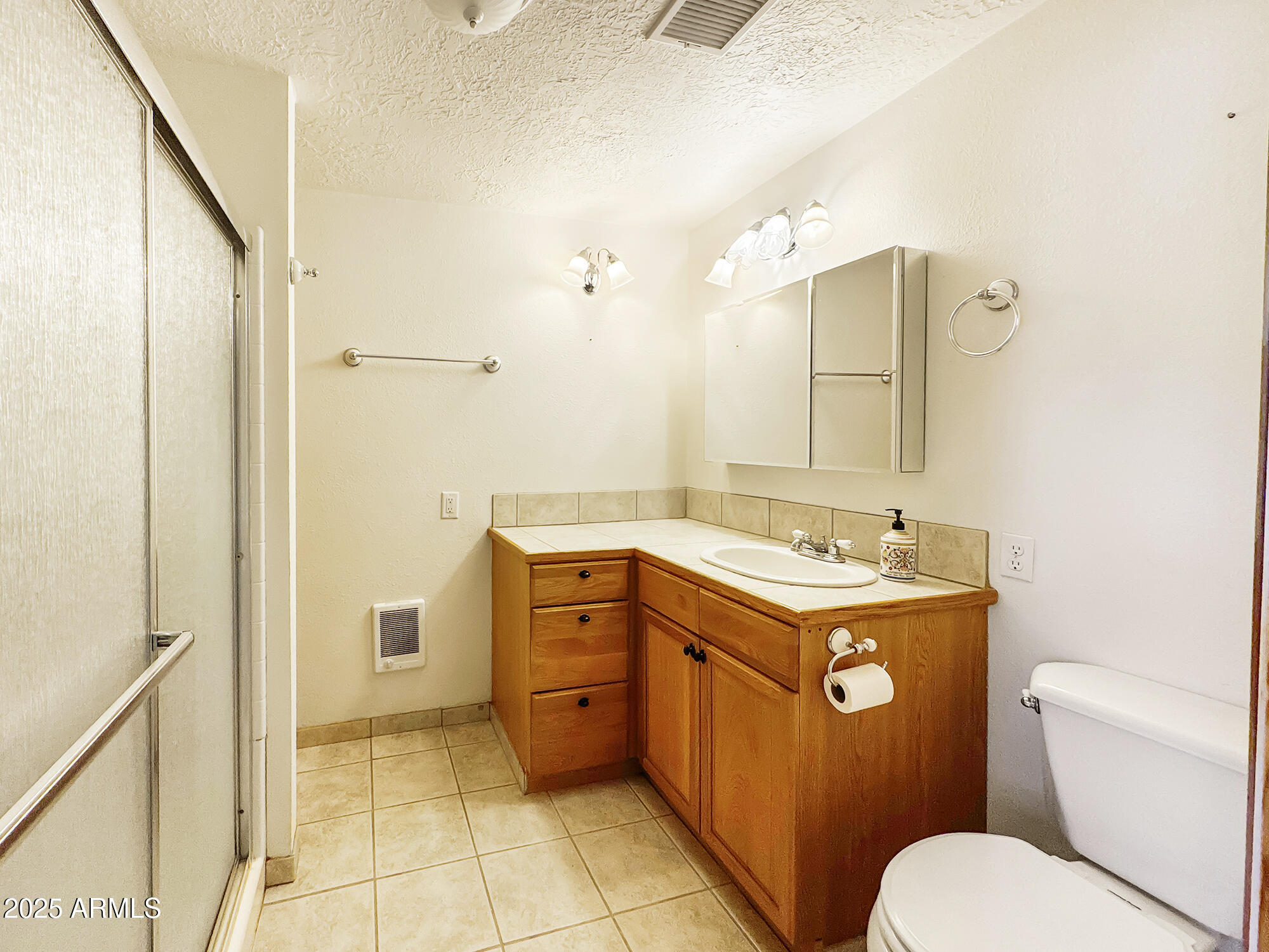 9107 Fossil Creek Road Strawberry, AZ 85544 - Photo 21 of 74 18 - Main house Hall Bathroom (3)