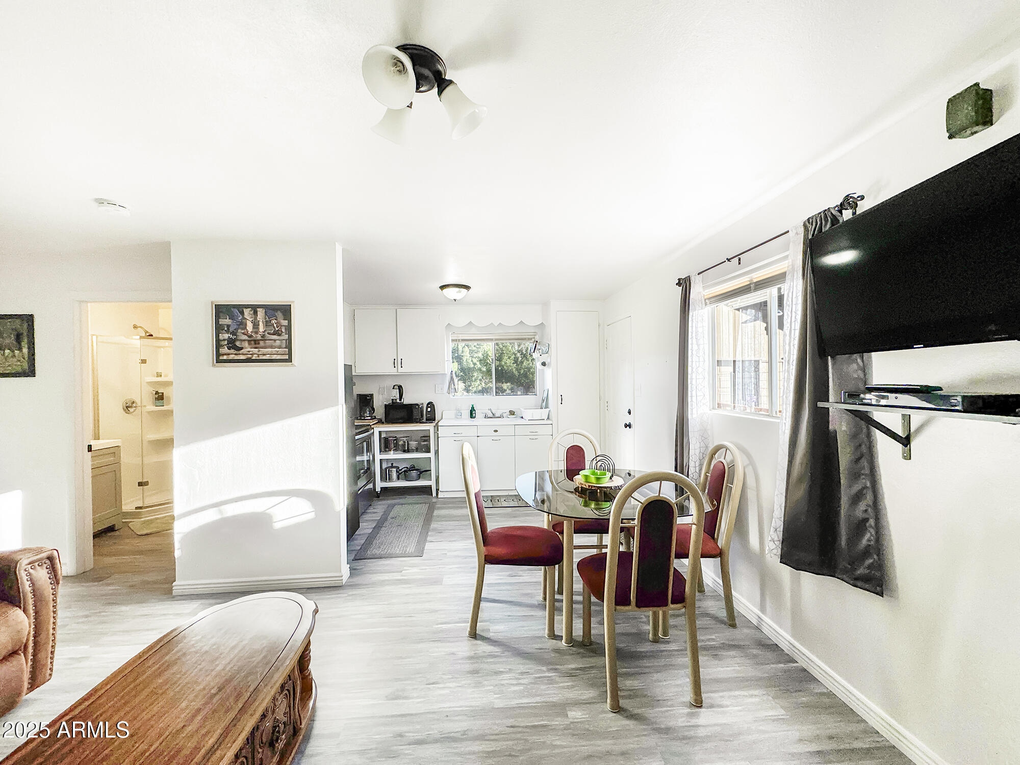 9107 Fossil Creek Road Strawberry, AZ 85544 - Photo 66 of 74 60 - Guest House Dining to Kitchen