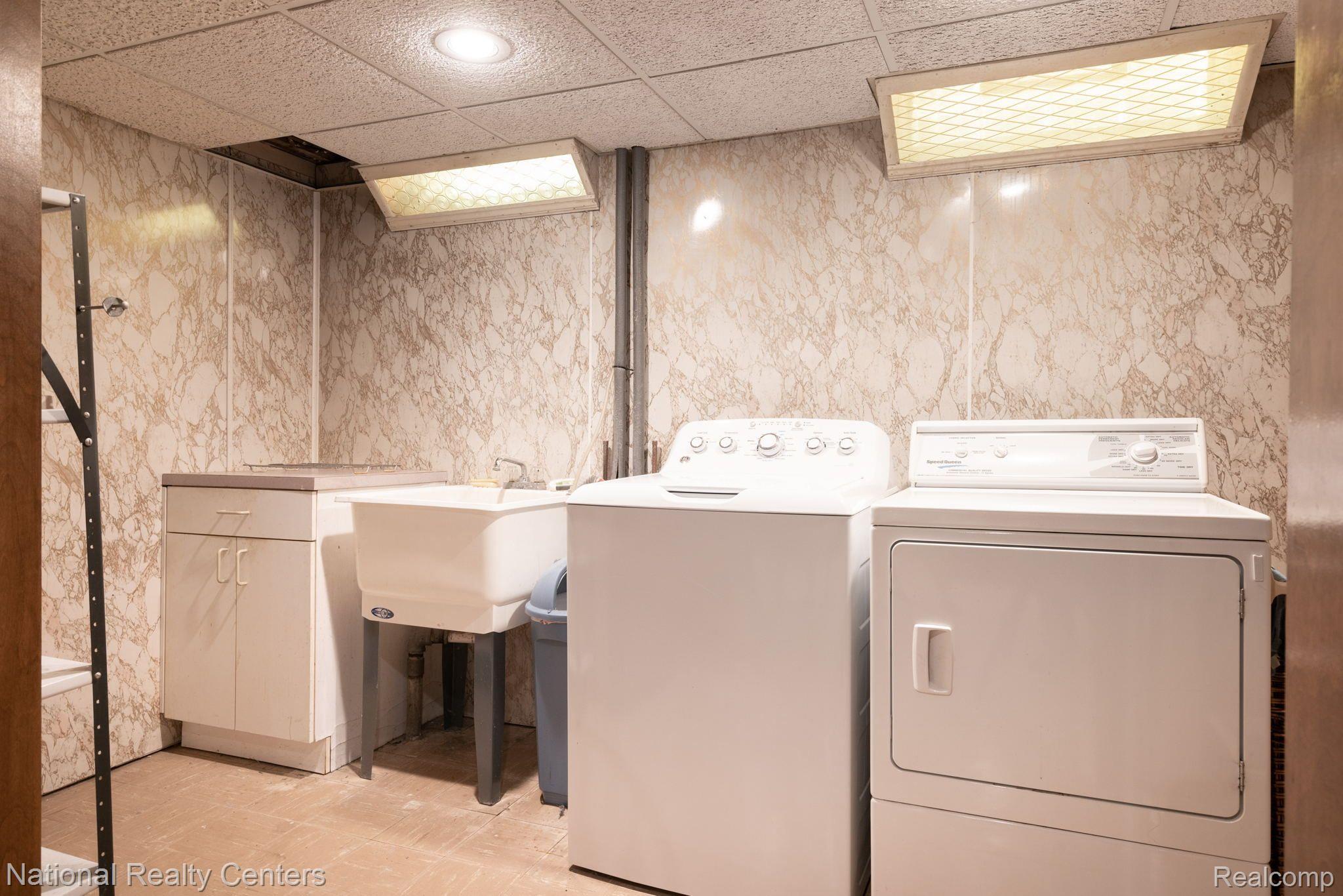 9112 Henry Ruff Road Livonia, MI 48150 - Photo 23 of 32 Gallery Image 23