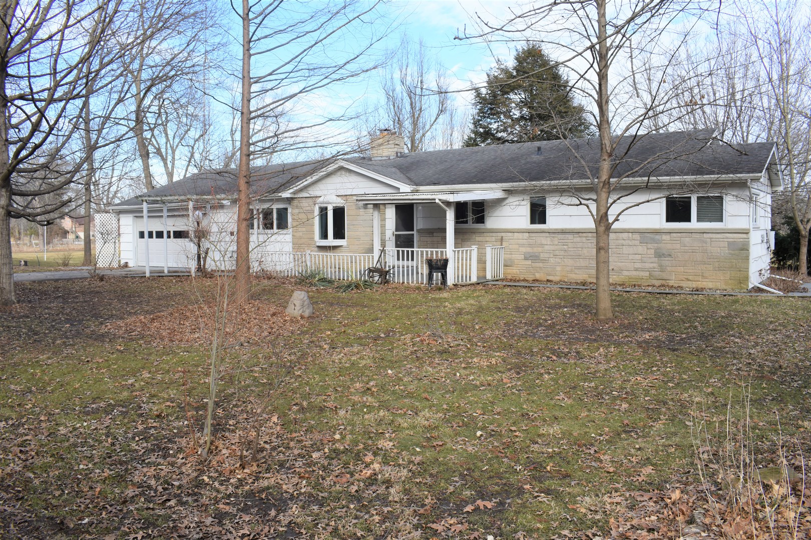 2821 A East 3500s Road Kankakee, IL 60901 - Photo 1 of 38 a front view of a house with a yard