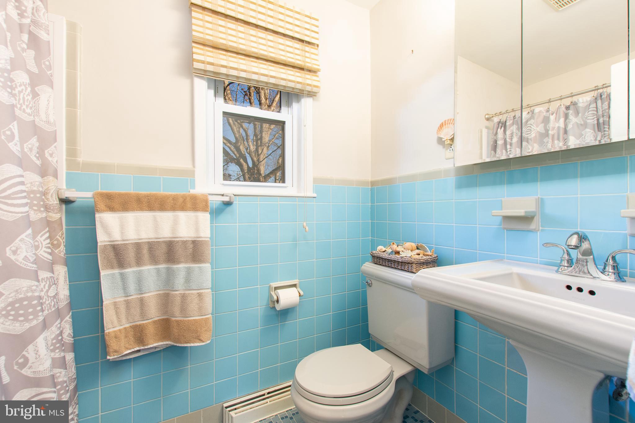 501 Maple Road Claymont, DE 19703 - Photo 18 of 25 Bathroom