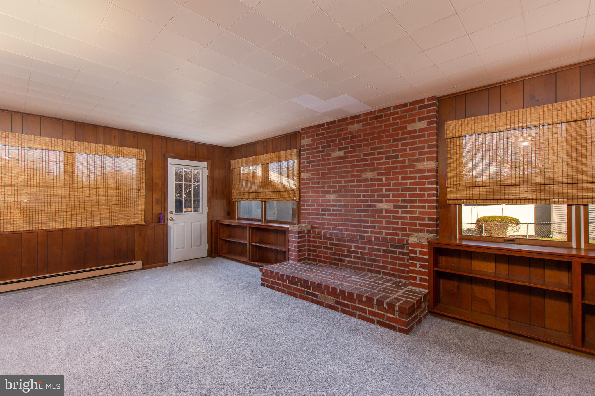 501 Maple Road Claymont, DE 19703 - Photo 22 of 25 Family room