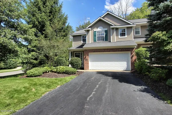 $2,250 | 5890 East Lyn Haven Drive Southeast, Unit 55, Grand Rapids, MI 49512