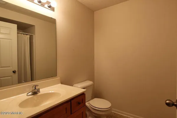 $2,250 | 5890 East Lyn Haven Drive Southeast, Unit 55, Kentwood, MI 49512