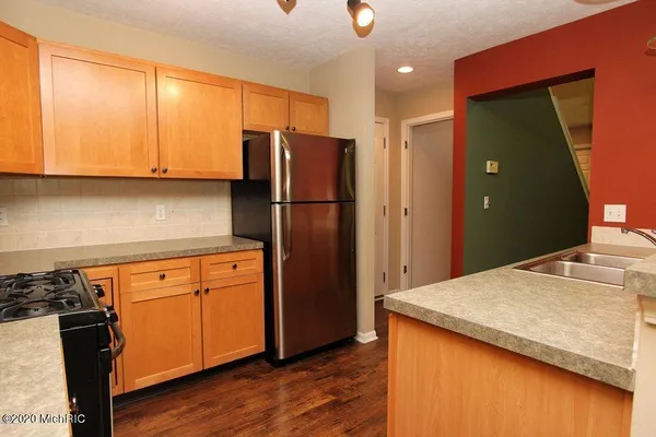 $2,250 | 5890 East Lyn Haven Drive Southeast, Unit 55, Kentwood, MI 49512