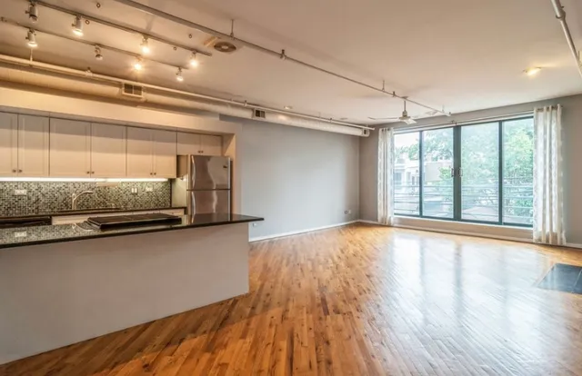 $360,000 | 2011 West Belmont Avenue, Unit 208, Chicago, IL 60618