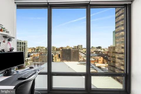 $455,000 | 2101 Market Street, Unit 908, Philadelphia, PA 19103