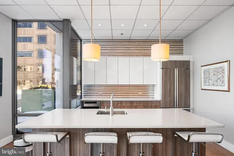 $455,000 | 2101 Market Street, Unit 908, Philadelphia, PA 19103