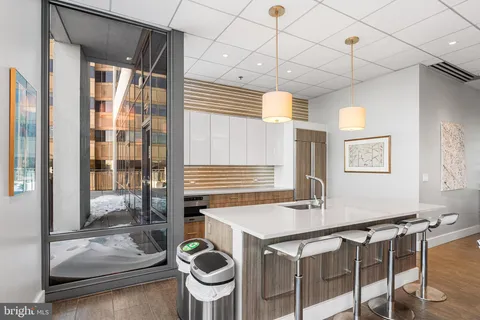 $455,000 | 2101 Market Street, Unit 908, Philadelphia, PA 19103