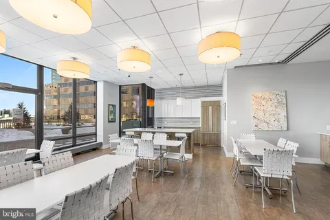 $455,000 | 2101 Market Street, Unit 908, Philadelphia, PA 19103