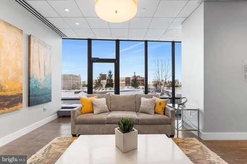 $455,000 | 2101 Market Street, Unit 908, Philadelphia, PA 19103