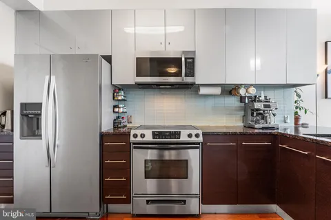 $455,000 | 2101 Market Street, Unit 908, Philadelphia, PA 19103