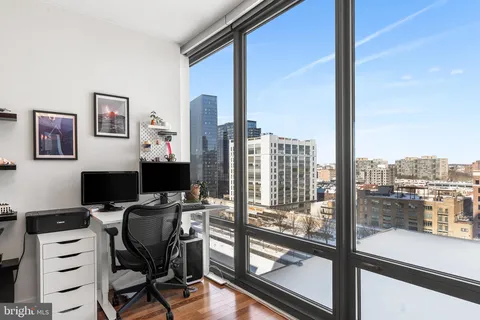 $455,000 | 2101 Market Street, Unit 908, Philadelphia, PA 19103