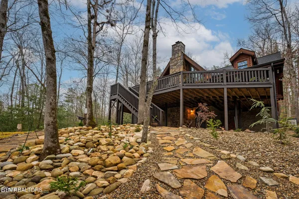 $799,900 | 1903 Waters End Road, Walland, TN 37886