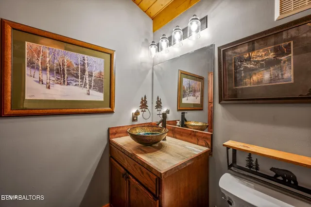 $799,900 | 1903 Waters End Road, Walland, TN 37886