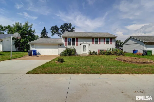 $179,900 | 1356 Springdale Drive, Clinton, IA 52732