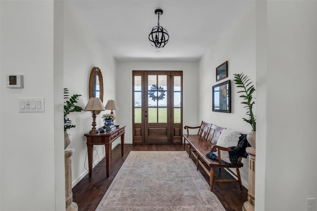 211 Knust Circle Gholson, TX 76705 - Photo 4 of 34 a living room with furniture and a window