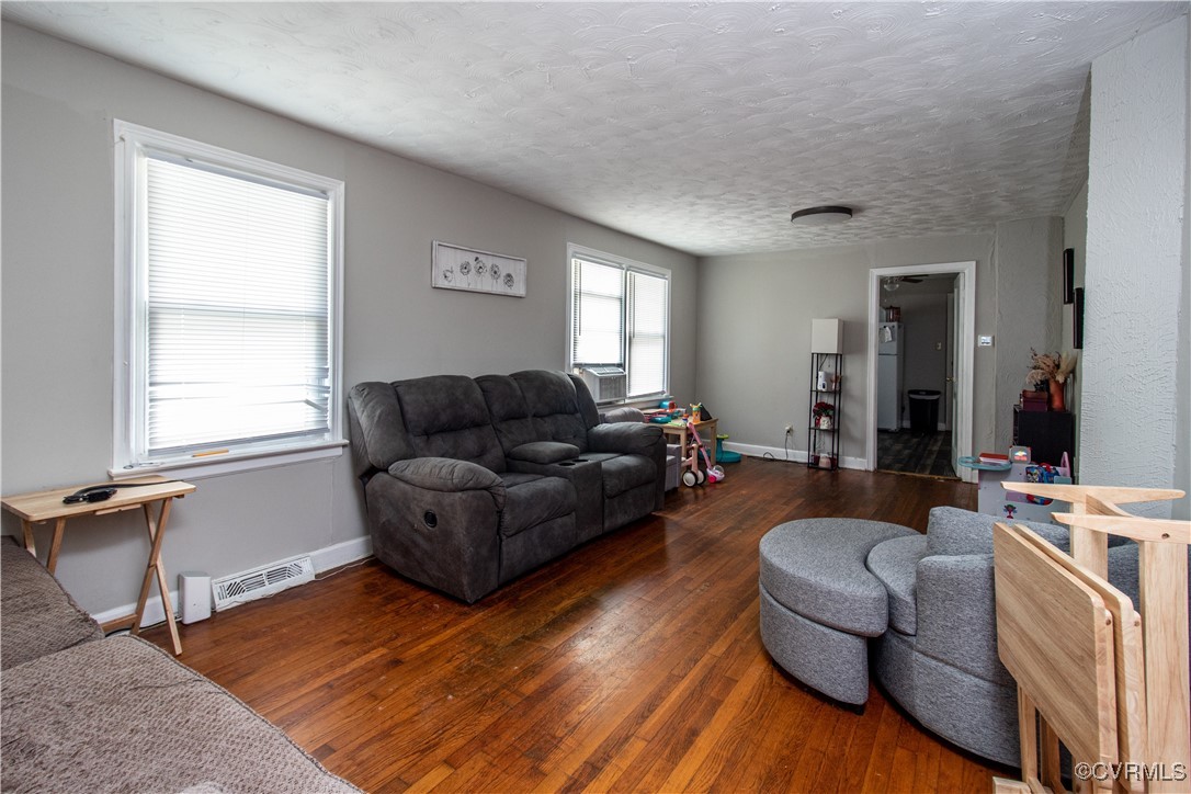 1707 Arlington Road Hopewell, VA 23860 - Photo 3 of 13 a living room with furniture and a window