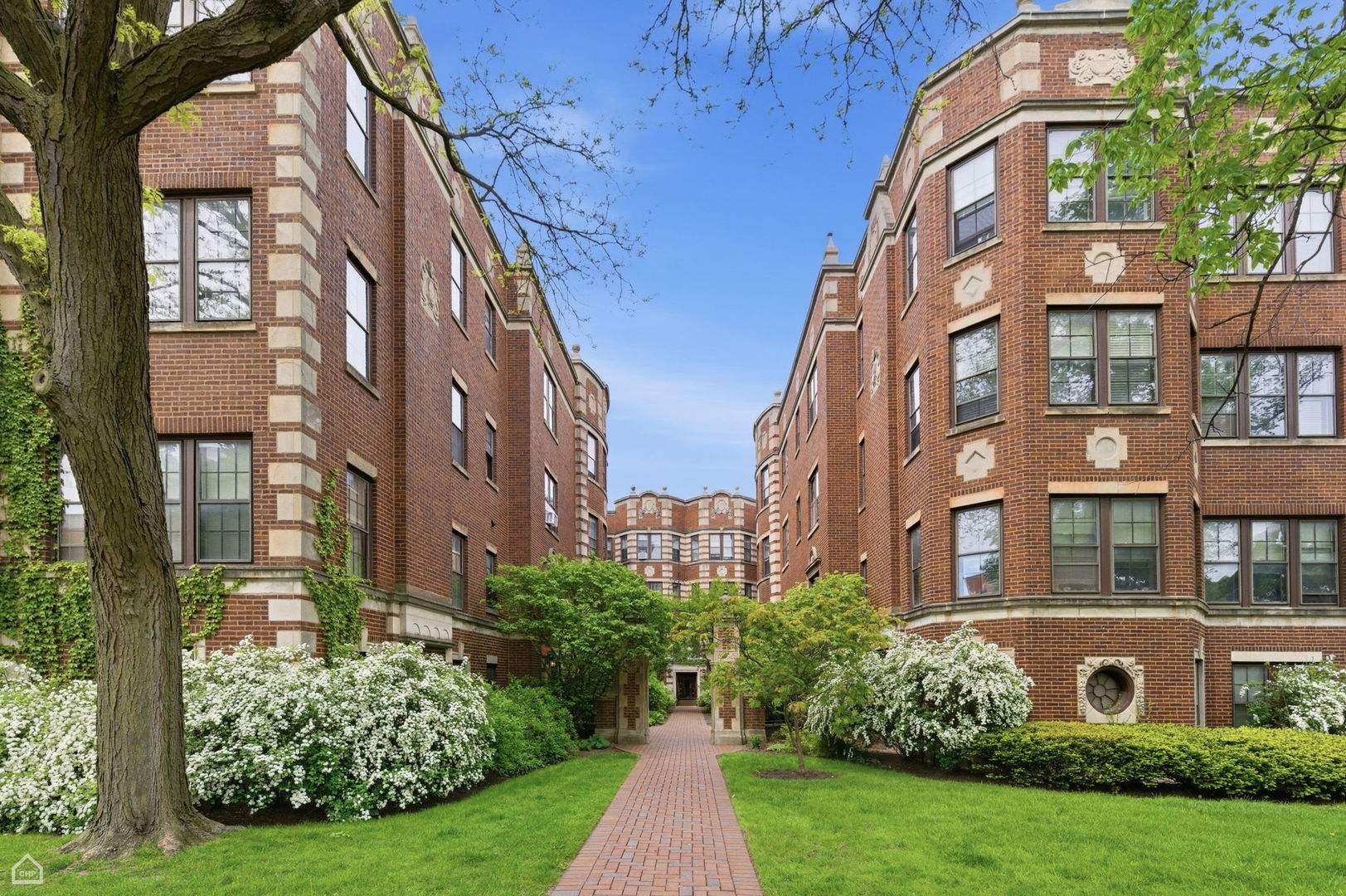 356 Ridge Avenue, Unit 61 Evanston, IL 60202 - Photo 1 of 14 Gallery Image 1