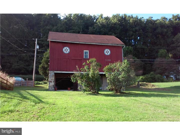 25 Old Friedensburg Road Reading, PA 19606 - Photo 3 of 18