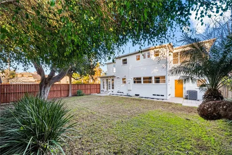 $1,295,000 | 545 Manila Avenue, Long Beach, CA 90814